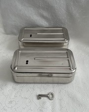 Zwei Geldbomben Geldkassetten